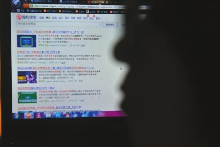 手机棋牌游戏风险_手机麻将作弊器_挂机软件源码